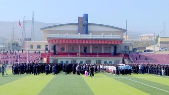 安图县2000余人参加庆祝中华人民共和国成立70周年升国旗仪式