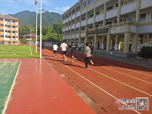 武宁县东林乡开展2024年秋季征兵初检初审工作 组图